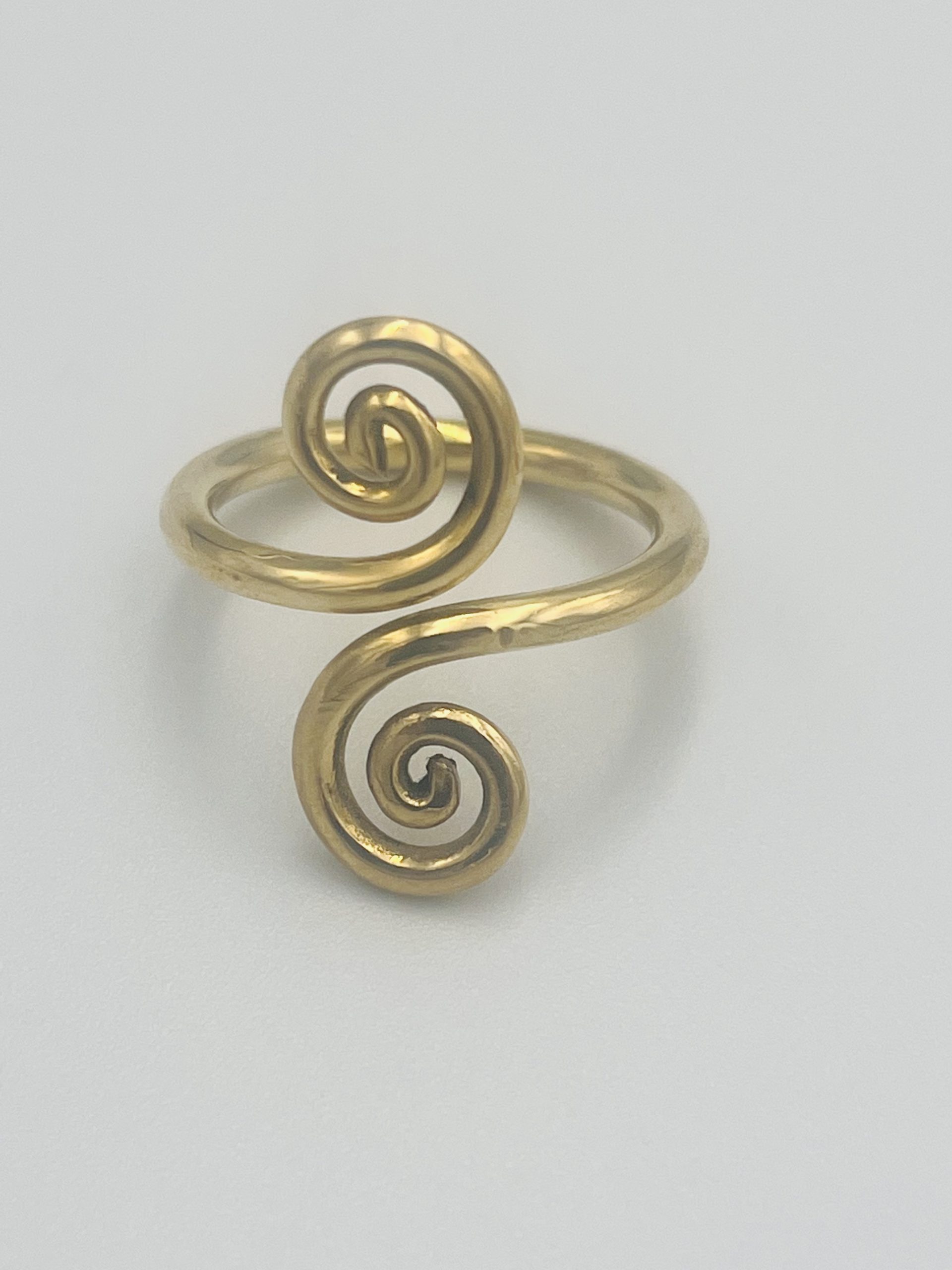 Brass vine ring